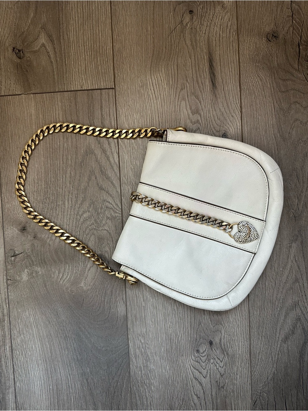 Juicy Couture White Leather Shoulder Bag with Rhinestone Heart & Gold Chain.